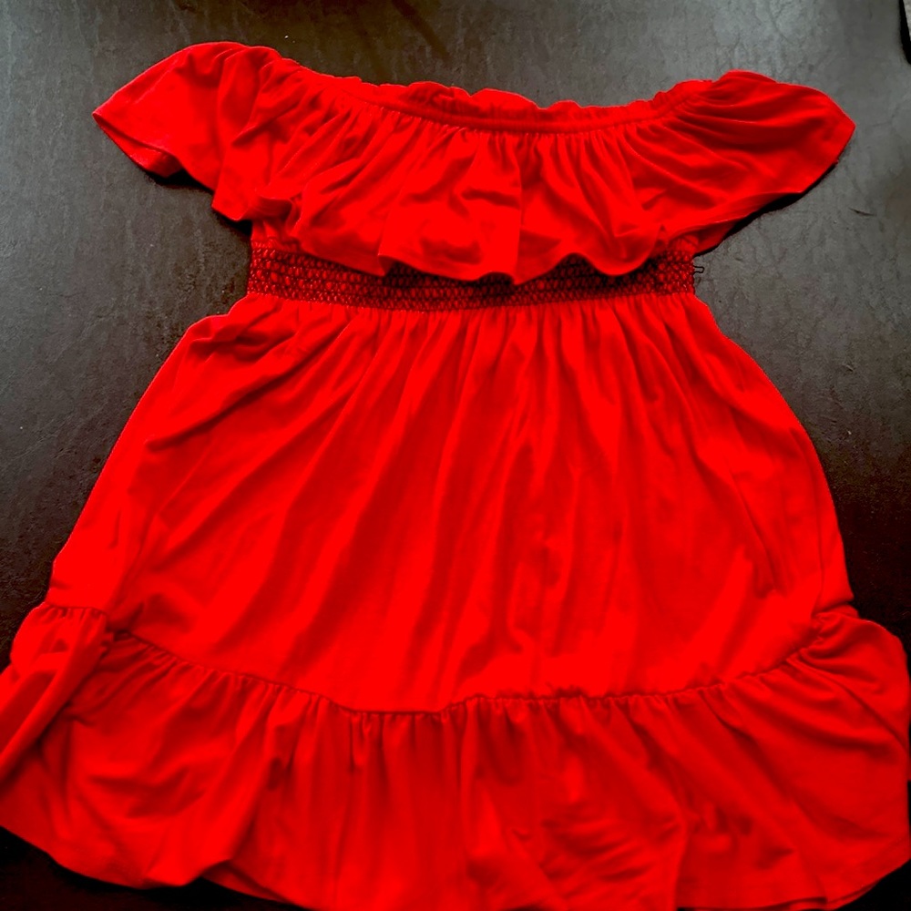 Flirty strapless red dress ♥️